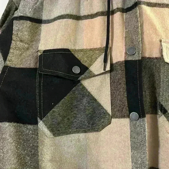 Like new youth large flannel jacket - Picture 2 of 6